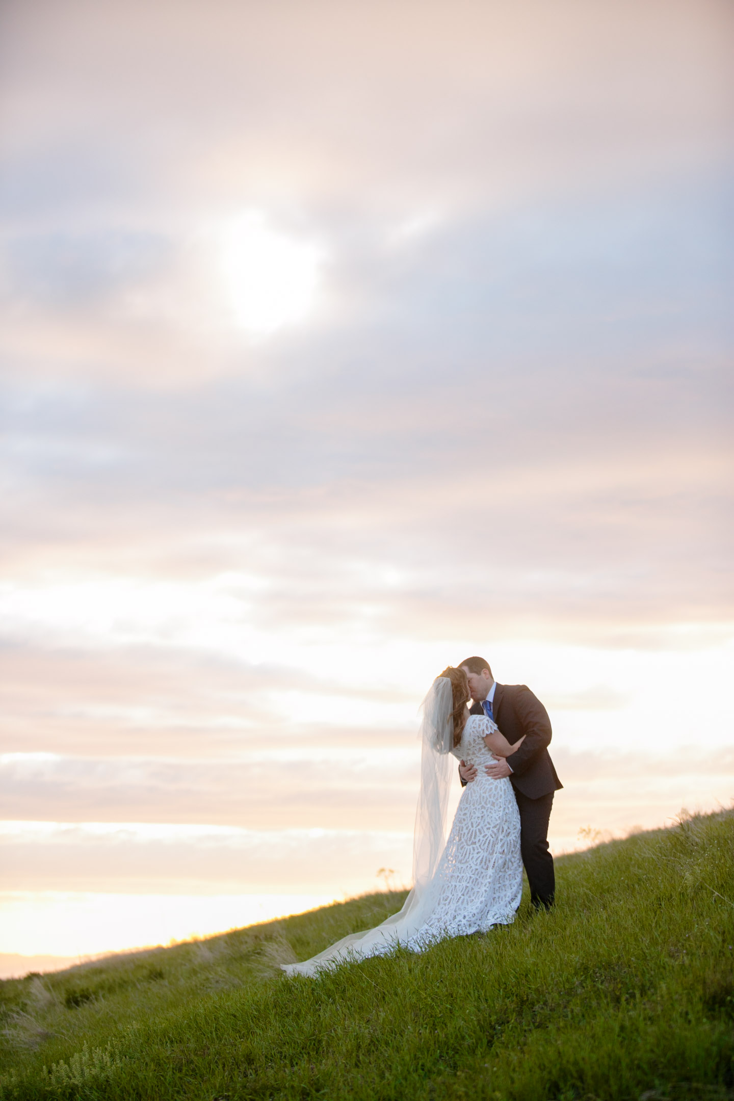 EK-Studios-Utah-Wedding-Photographers-Salt-Lake-City-Photographer-Bridals-wild-flowers-city-overlook-sunset014-Blog