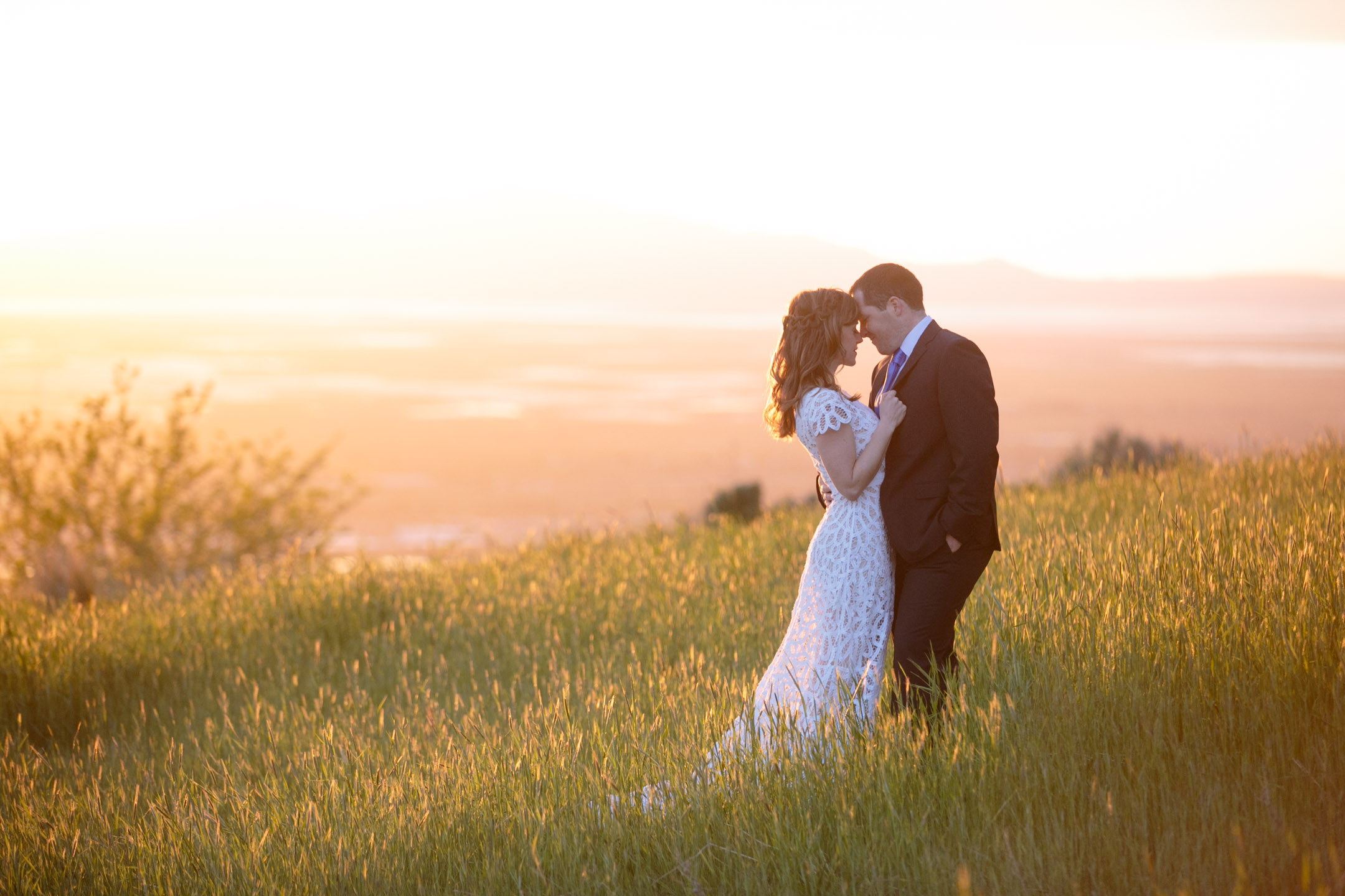 EK-Studios-Utah-Wedding-Photographers-Salt-Lake-City-Photographer-Bridals-wild-flowers-city-overlook-sunset015-Blog