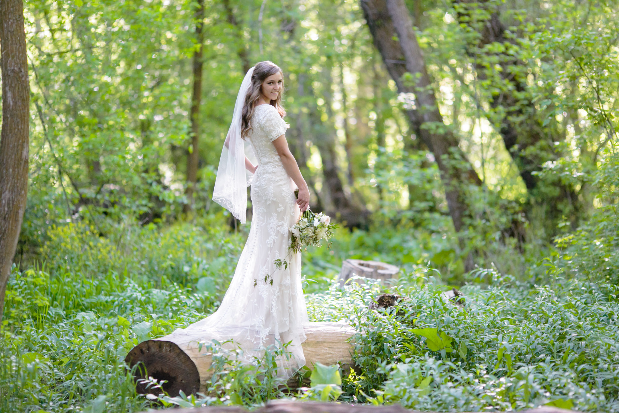 EK-Studios-Utah-Wedding-Photographers-Provo-wedding-photographer-Bridals-in-a-grove001-Blog