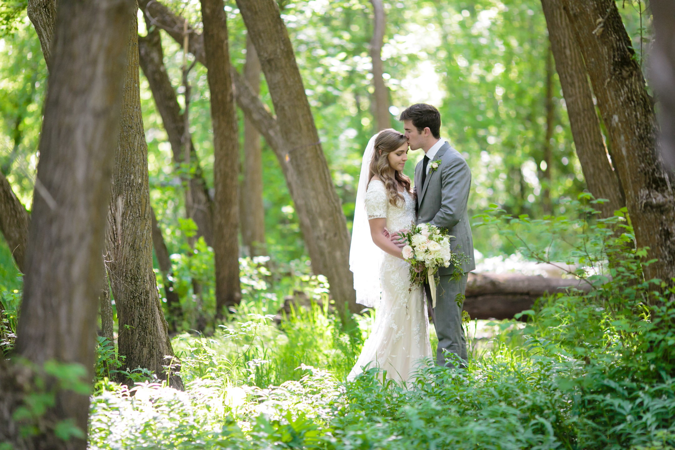 EK-Studios-Utah-Wedding-Photographers-Provo-wedding-photographer-Bridals-in-a-grove006-Blog