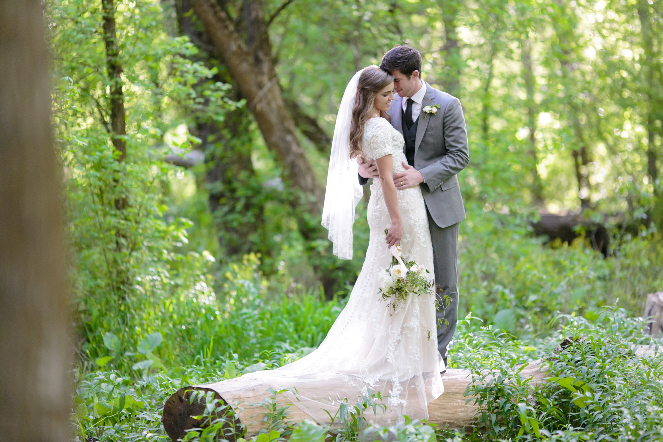 EK-Studios-Utah-Wedding-Photographers-Provo-wedding-photographer-Bridals-in-a-grove018-Blog