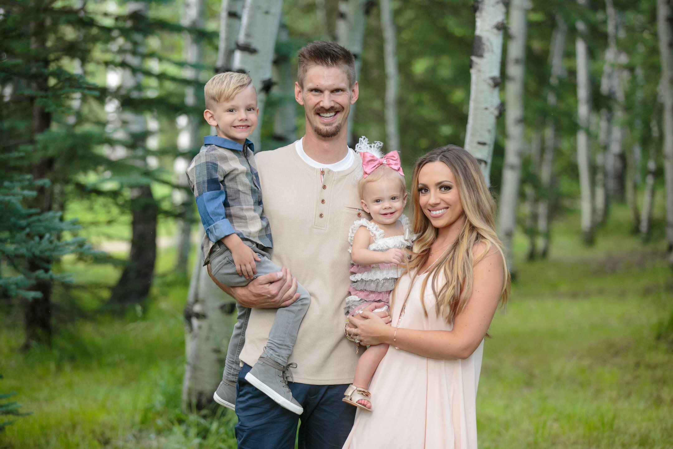 EK-Studios-Utah-Wedding-Photographers-Family-photography-in-the-mountains002-Blog