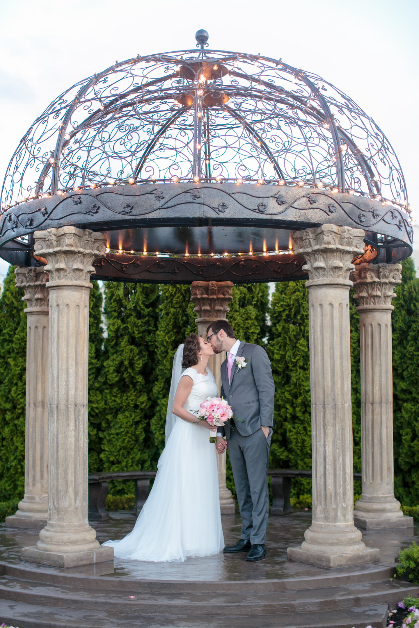 EK-Studios-Utah-Wedding-Photographers-Timpanogos-Temple-Wedding-Reception-Le-Jardin047-Blog