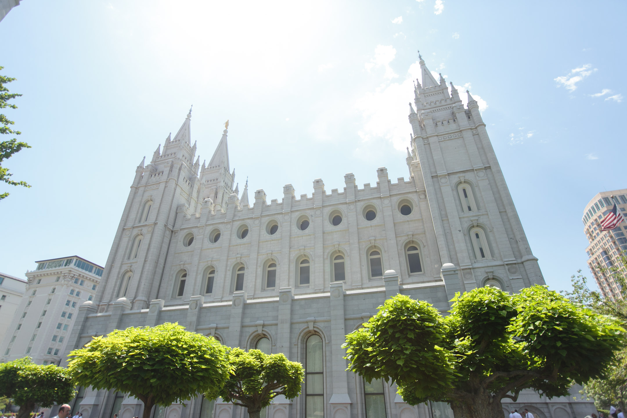 EK-Studios-Utah-Wedding-Photographers-Salt-Lake-Temple-Wedding-Photography-backyard-reception002-Blog