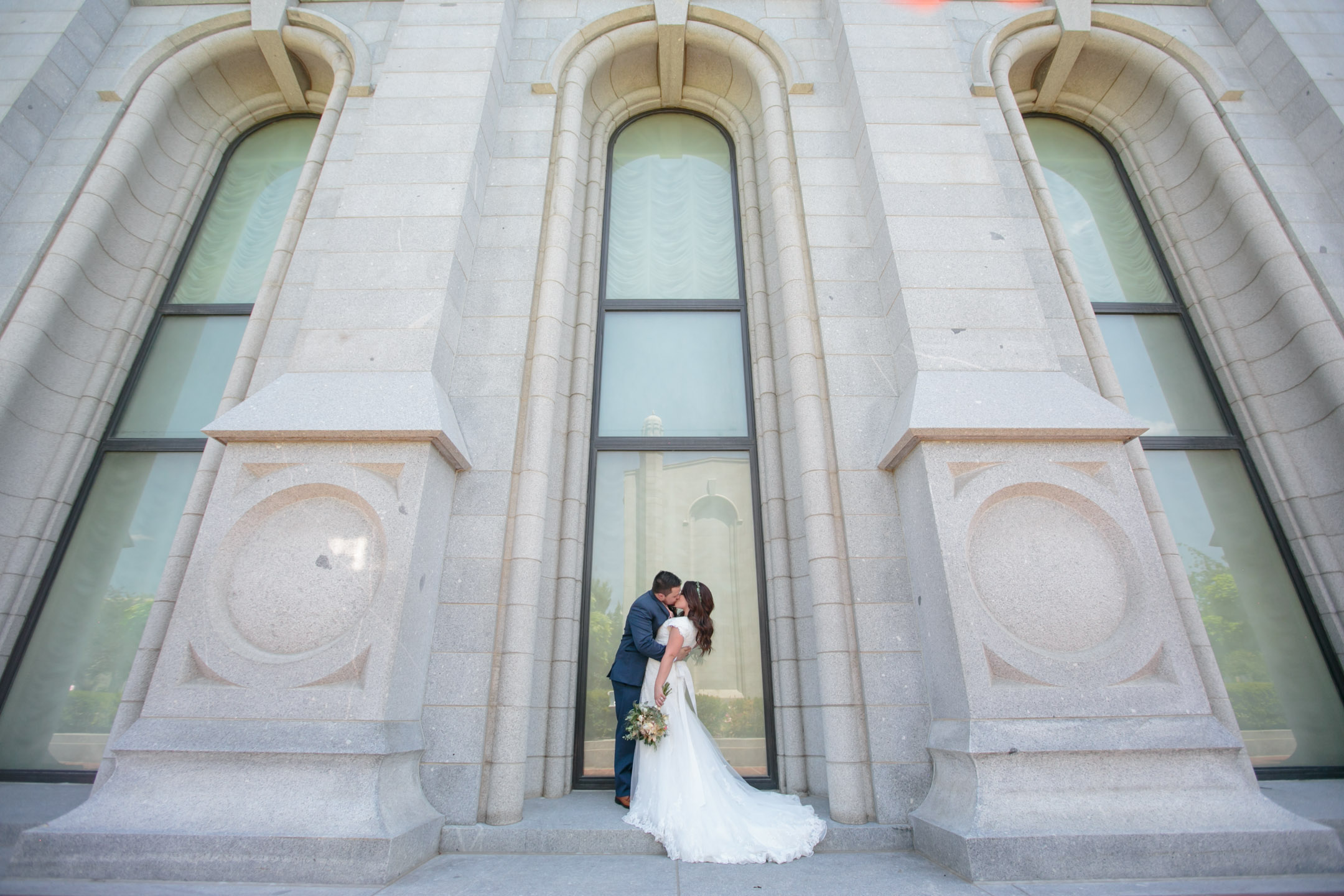 EK-Studios-Utah-Wedding-Photographers-Salt-Lake-Temple-Wedding-Photography-backyard-reception022-Blog