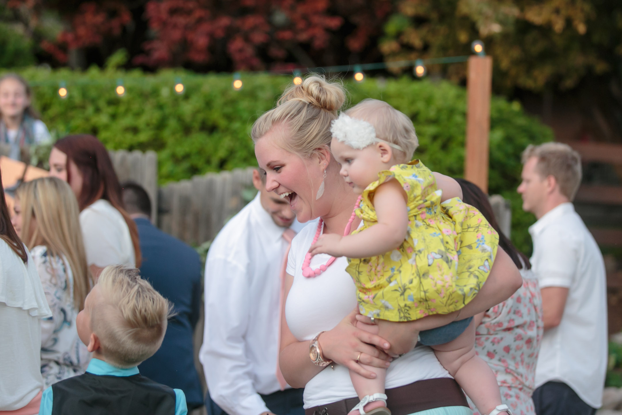 EK-Studios-Utah-Wedding-Photographers-Salt-Lake-Temple-Wedding-Photography-backyard-reception064-Blog