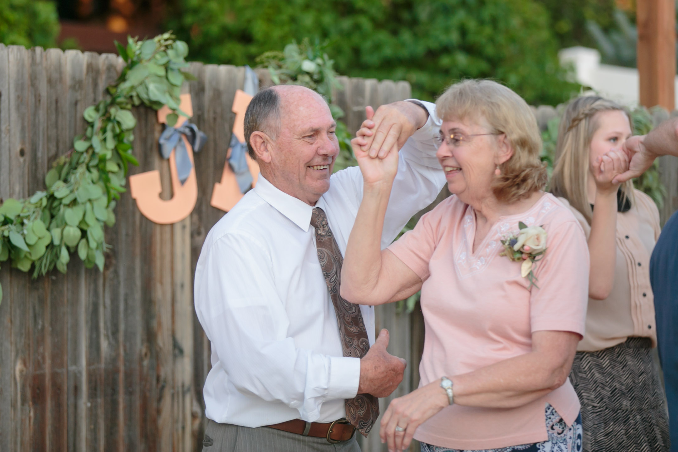 EK-Studios-Utah-Wedding-Photographers-Salt-Lake-Temple-Wedding-Photography-backyard-reception065-Blog