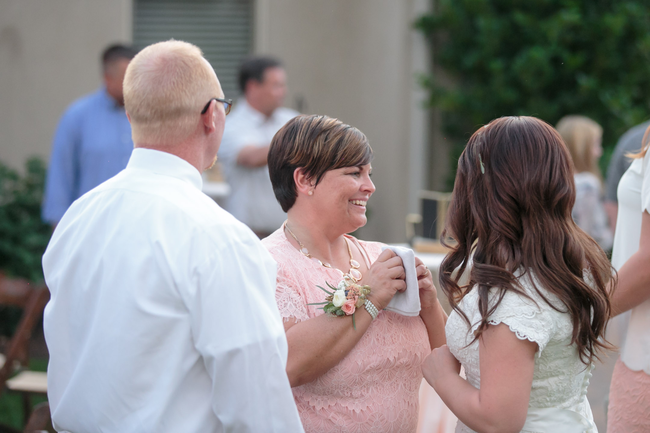 EK-Studios-Utah-Wedding-Photographers-Salt-Lake-Temple-Wedding-Photography-backyard-reception071-Blog