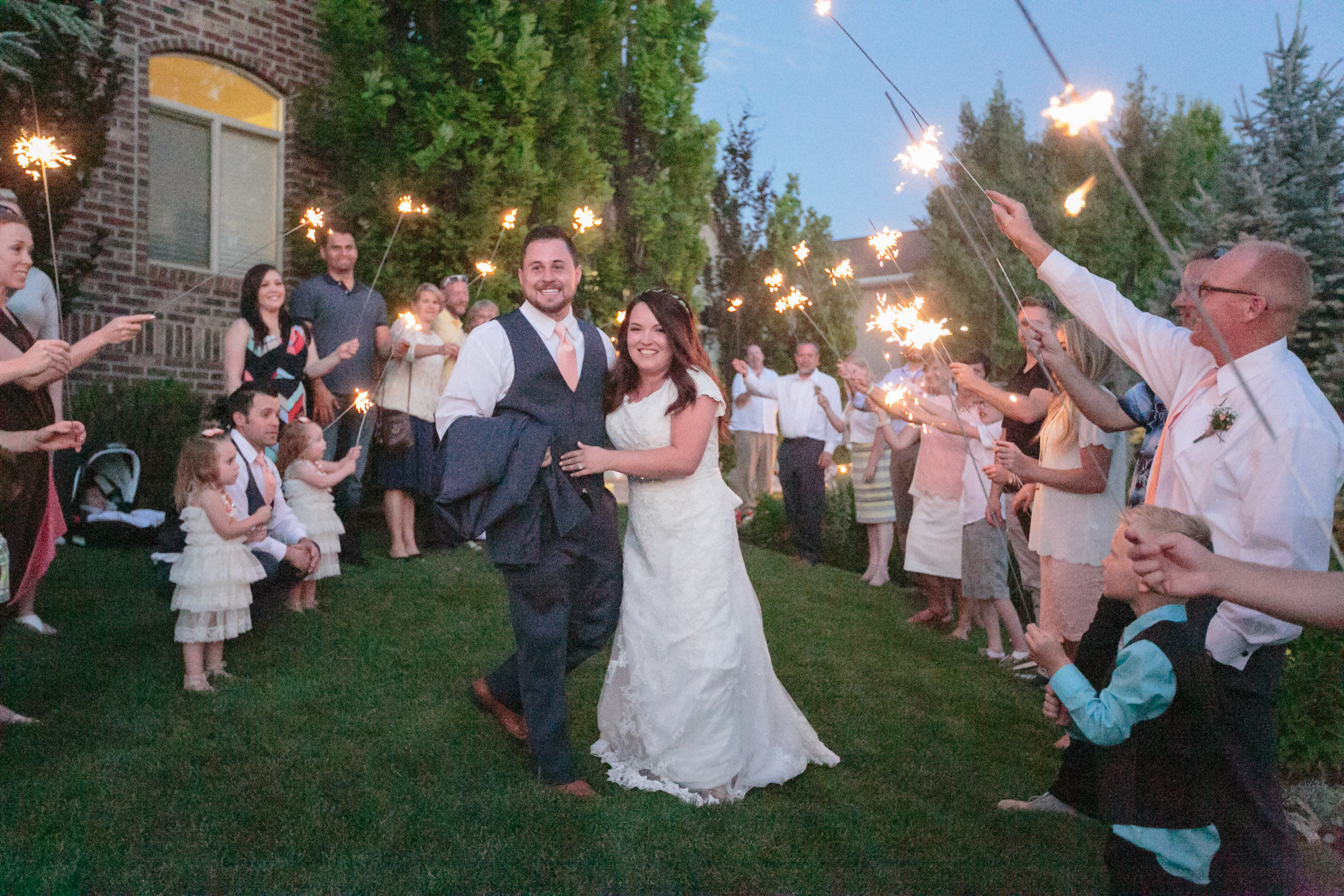 EK-Studios-Utah-Wedding-Photographers-Salt-Lake-Temple-Wedding-Photography-backyard-reception077-Blog