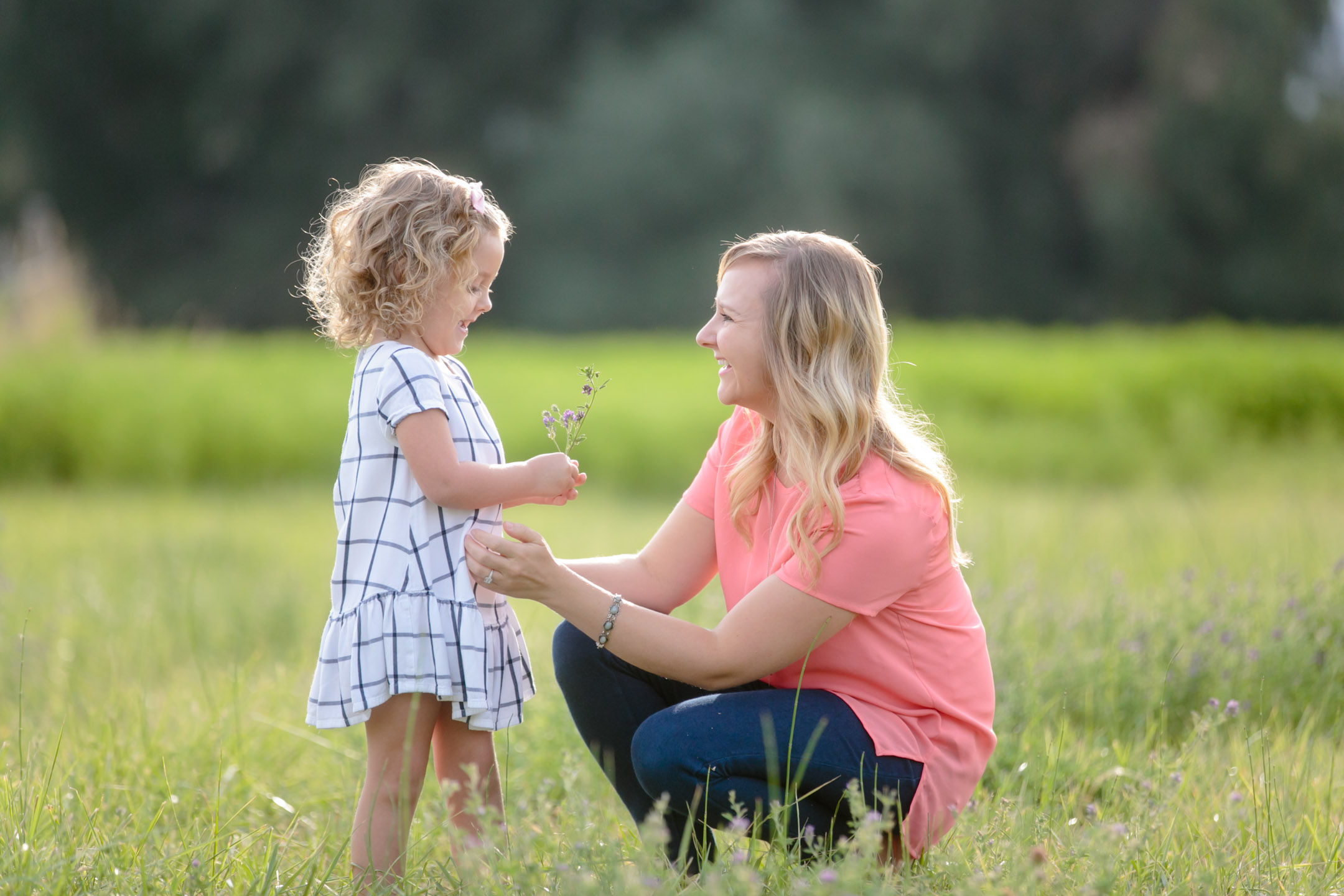 EK-Studios-Utah-Wedding-Photographers-Family-Photography-Utah-summer-field-young-kids002-Blog