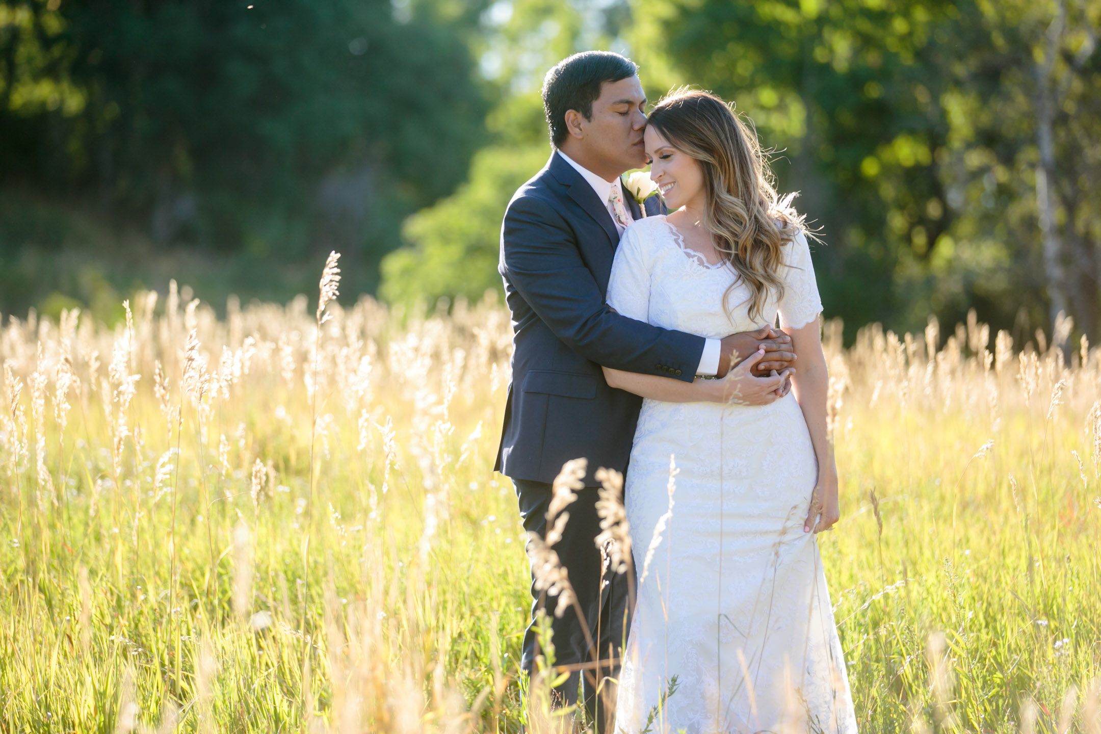 EK-Studios-Utah-Wedding-Photographers-sunkissed-bridals-meadow-provo-wedding-photography001-Blog