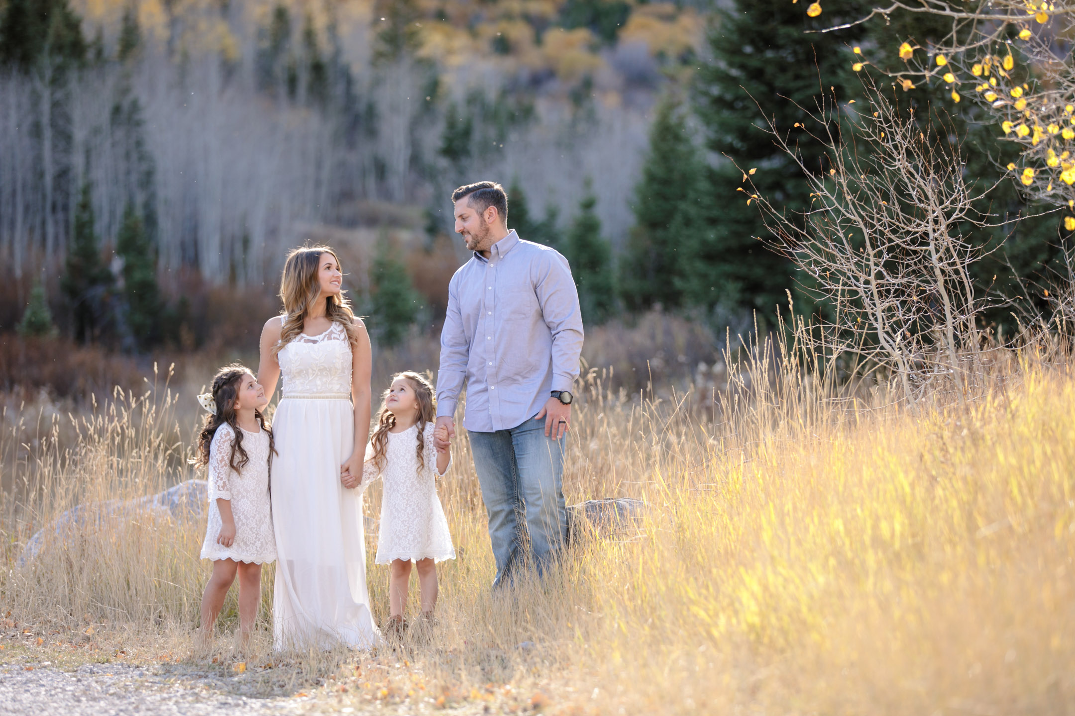EK-Studios-Photo-Video-Utah-Family-Photographers-Cute-Fall-Family-Photos-mountians001-Blog