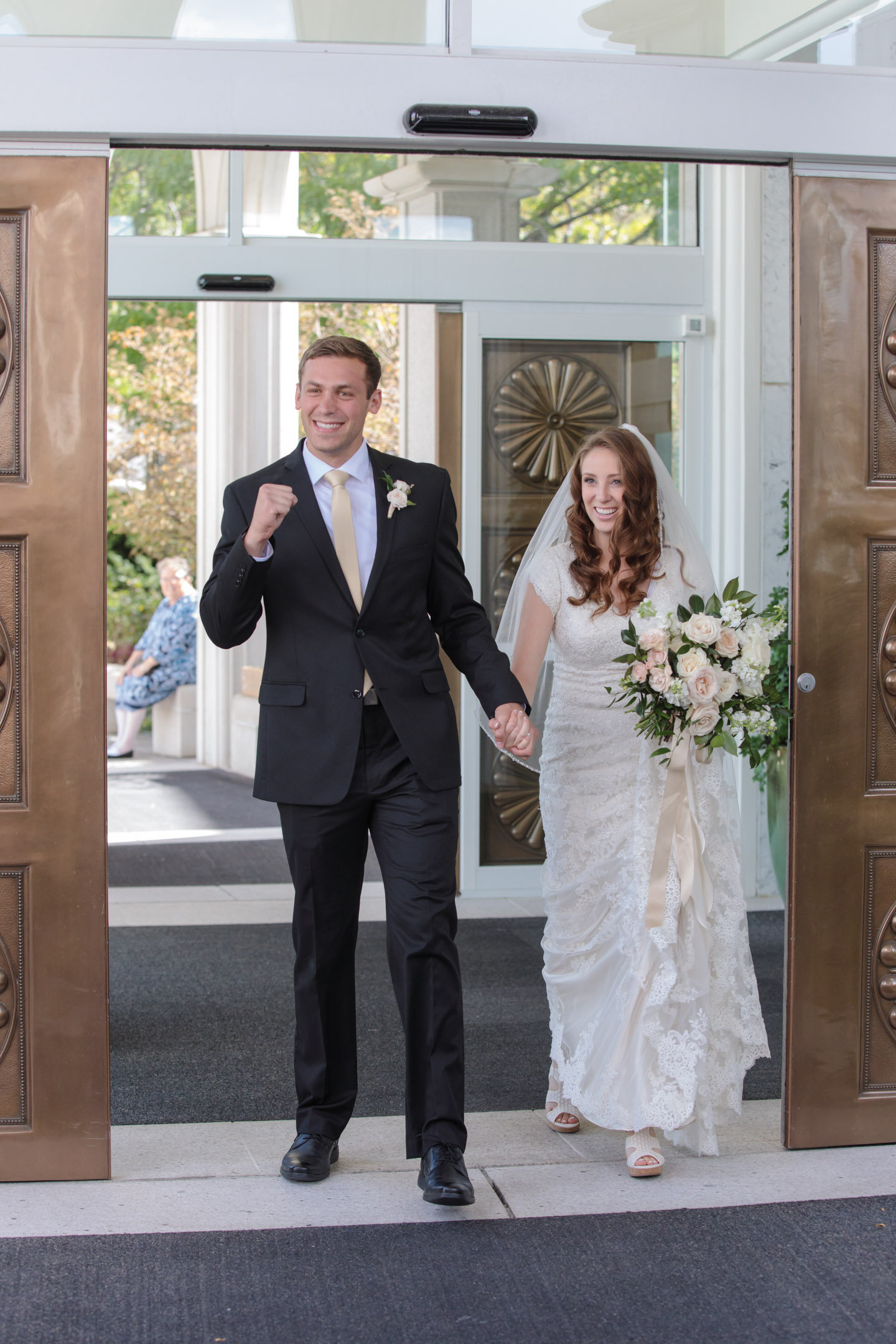 Bountiful-Temple-Wedding-Elegant-Backyard-receptionEK-Studios-Utah-Wedding-Photographers-005-Blog