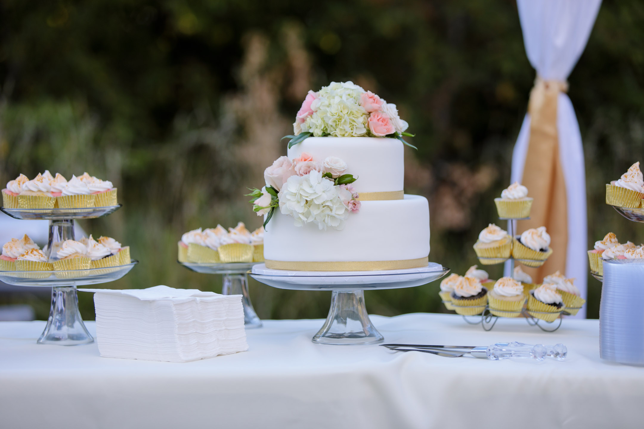 Bountiful-Temple-Wedding-Elegant-Backyard-receptionEK-Studios-Utah-Wedding-Photographers-028-Blog