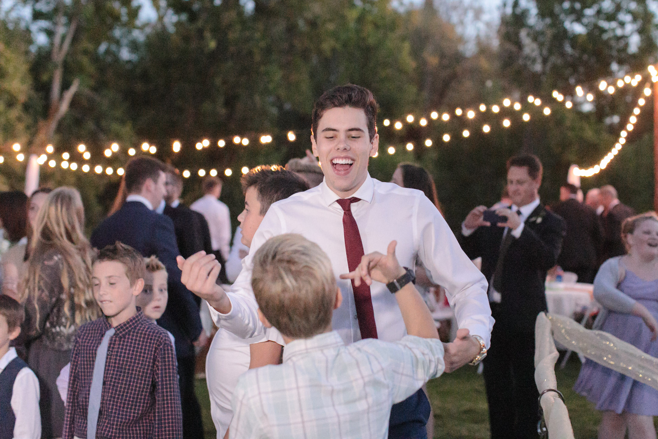 Bountiful-Temple-Wedding-Elegant-Backyard-receptionEK-Studios-Utah-Wedding-Photographers-048-Blog