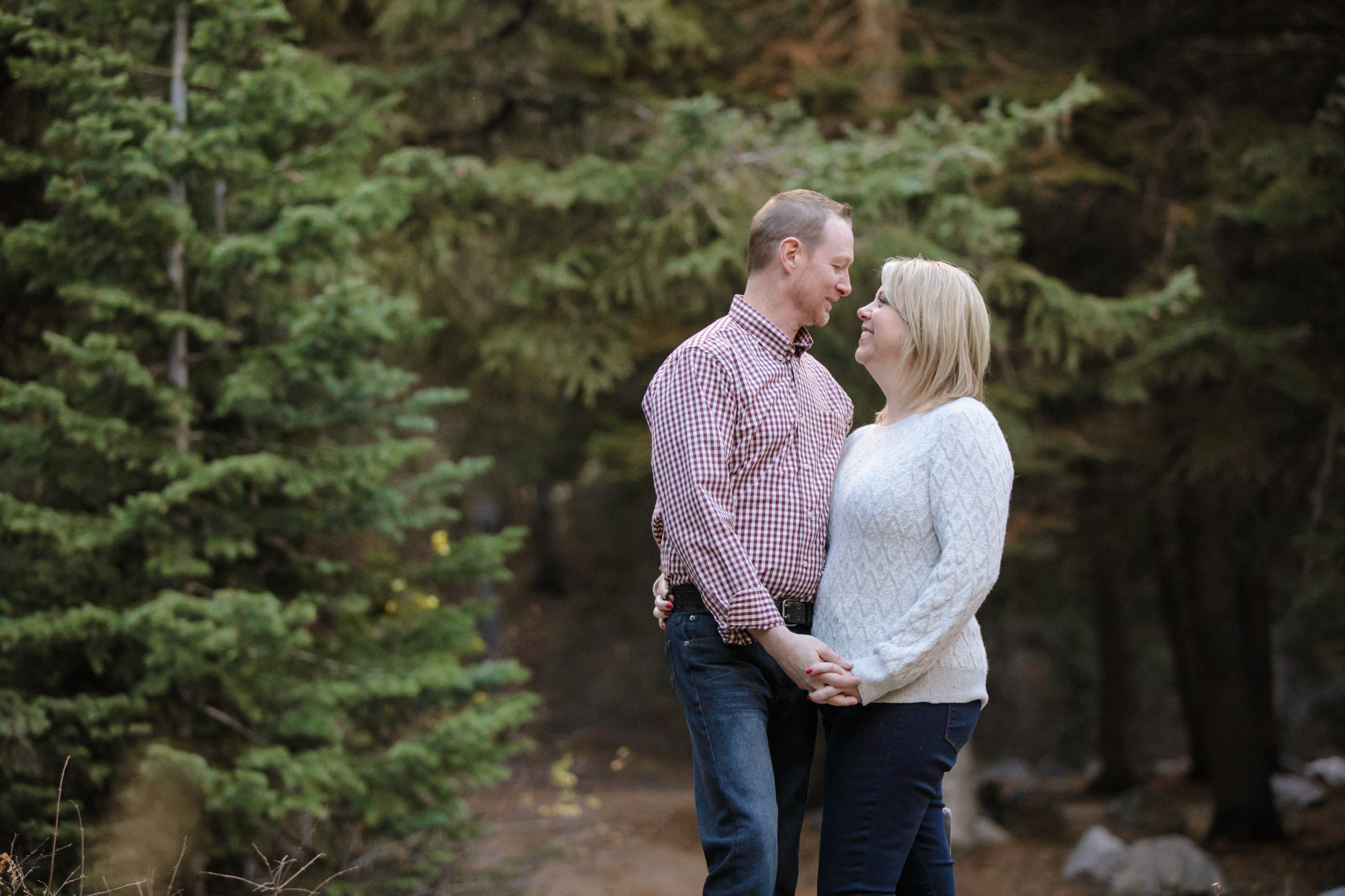 EK-Studios-Utah-Wedding-Photographers-Engagements-in-the-woods-pines022-Blog