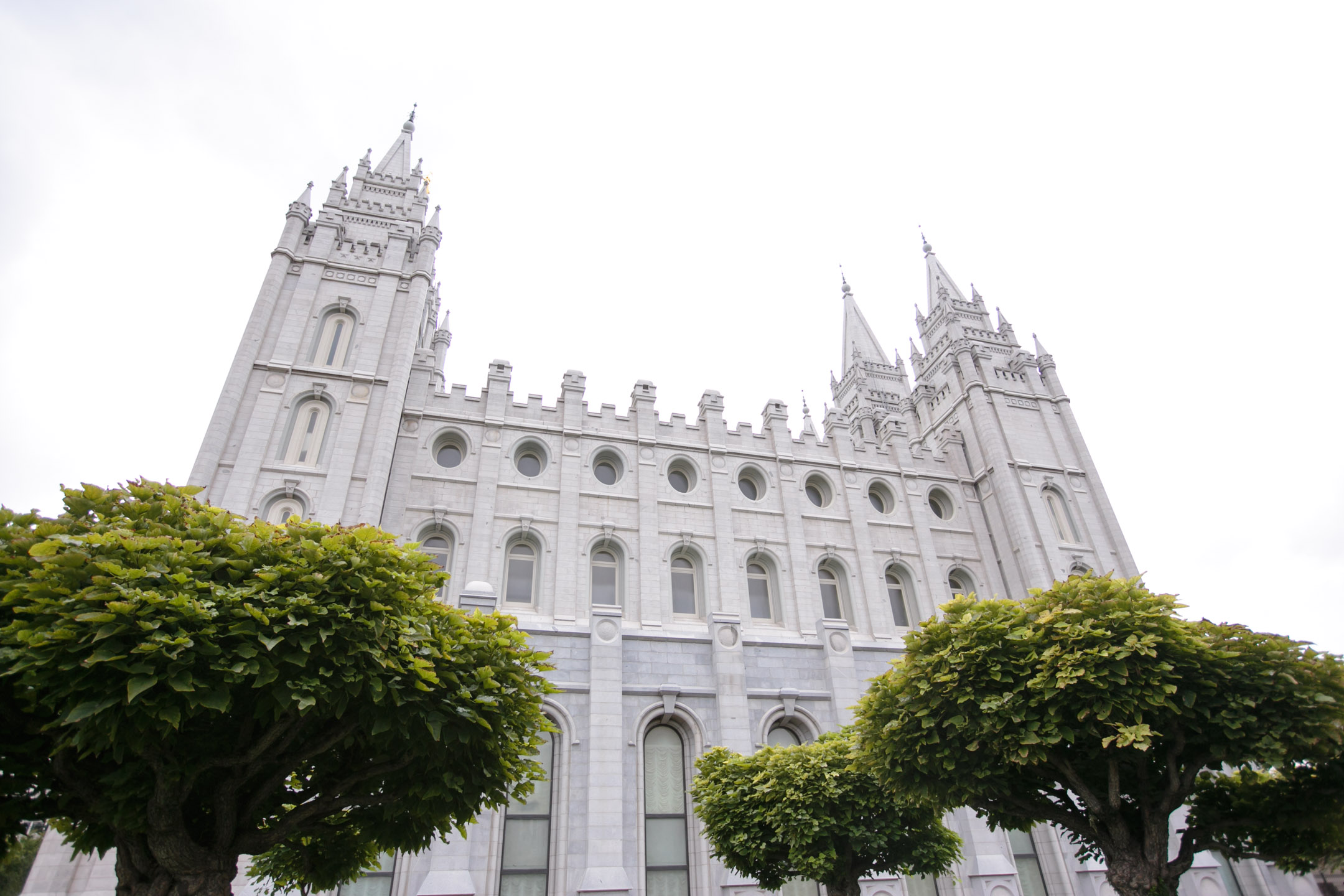 EK-Studios-Utah-Wedding-Photographers-Salt-Lake-City-Temple-Wedding-polynesian001-Blog