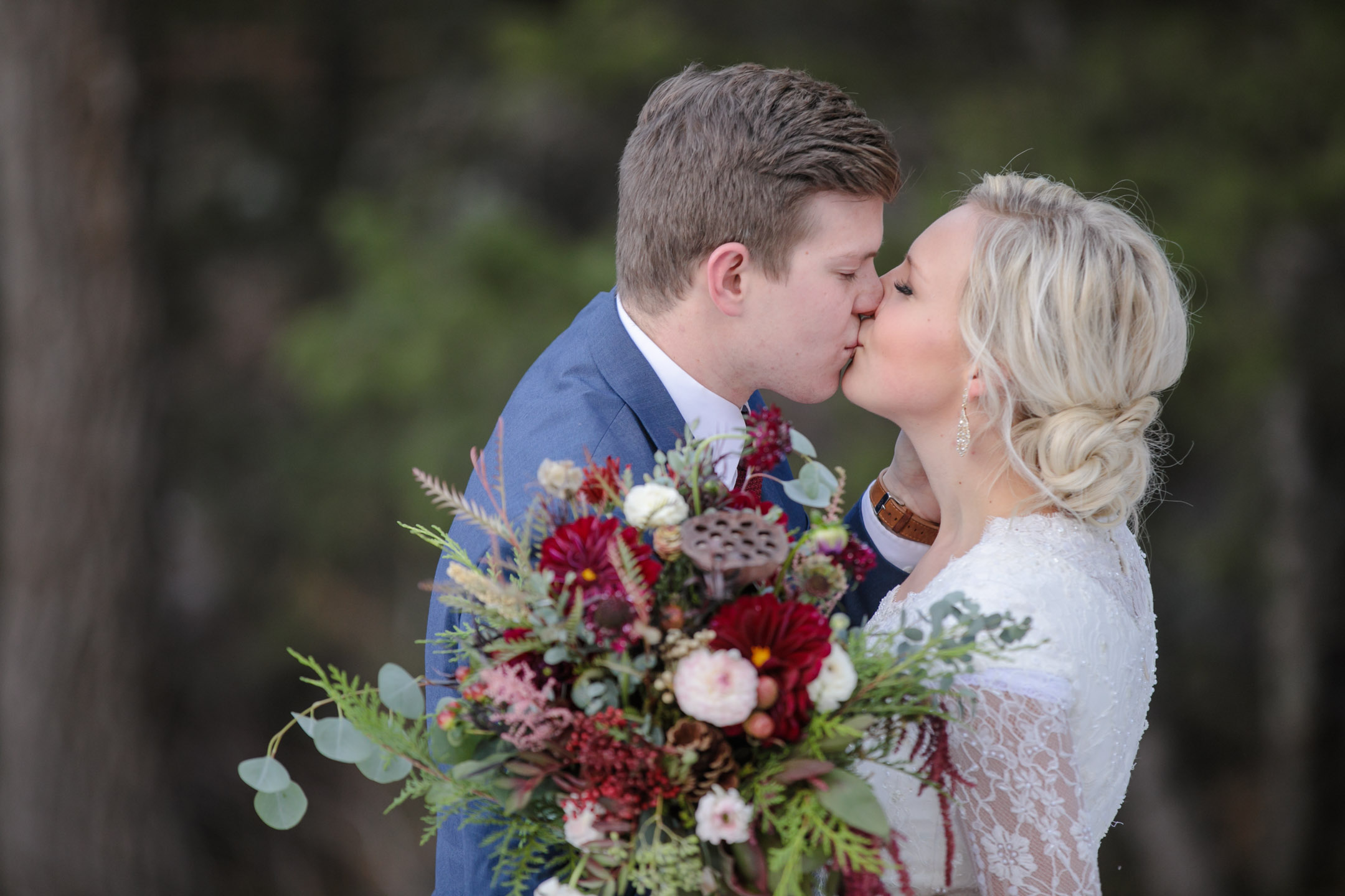 EK-Studios-Utah-Wedding-Photographers-Bridals-in-the-woods-pines-winter-dark-red-floral013-Blog