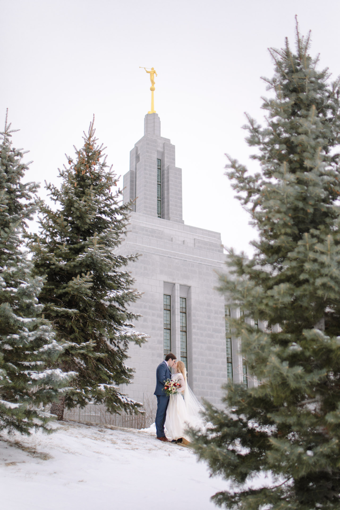 Snowy-Winter-Wedding-Draper-Temple-La-Jolla-Groves-Recpetion-Dinner-ProvoUtah-Wedding-Photographers-EK-Studios-Photo-Video010-Blog