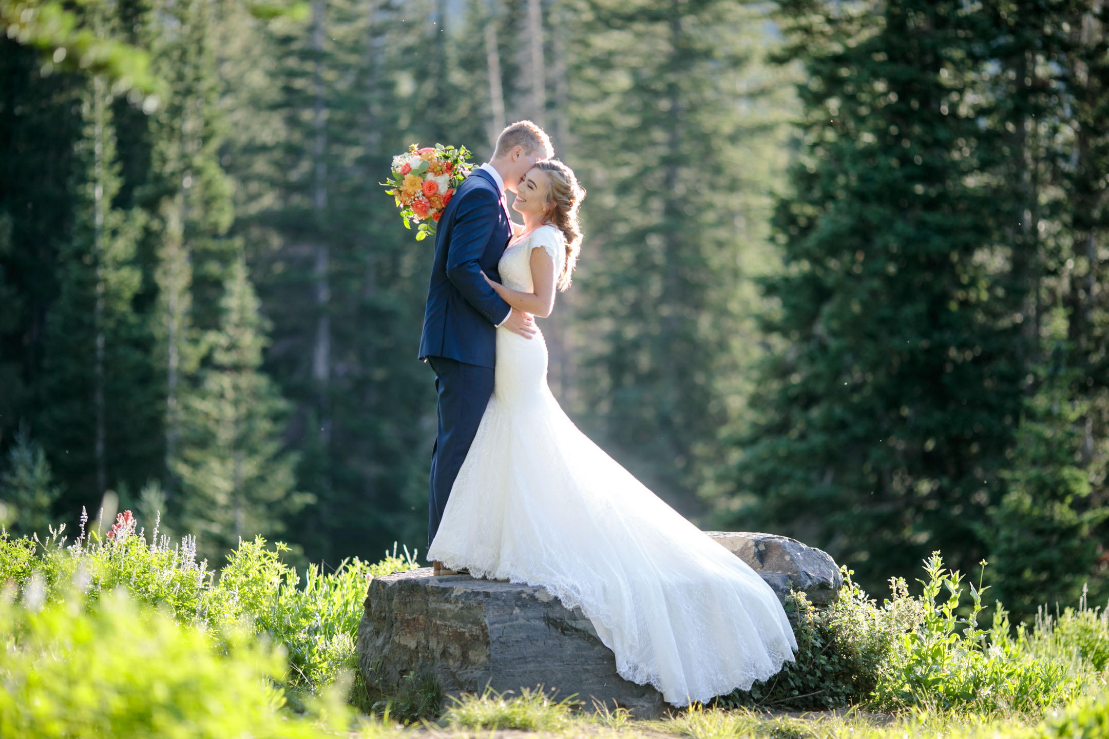 Bridals-in-wildflowers-mountains-utah-phtotography-14
