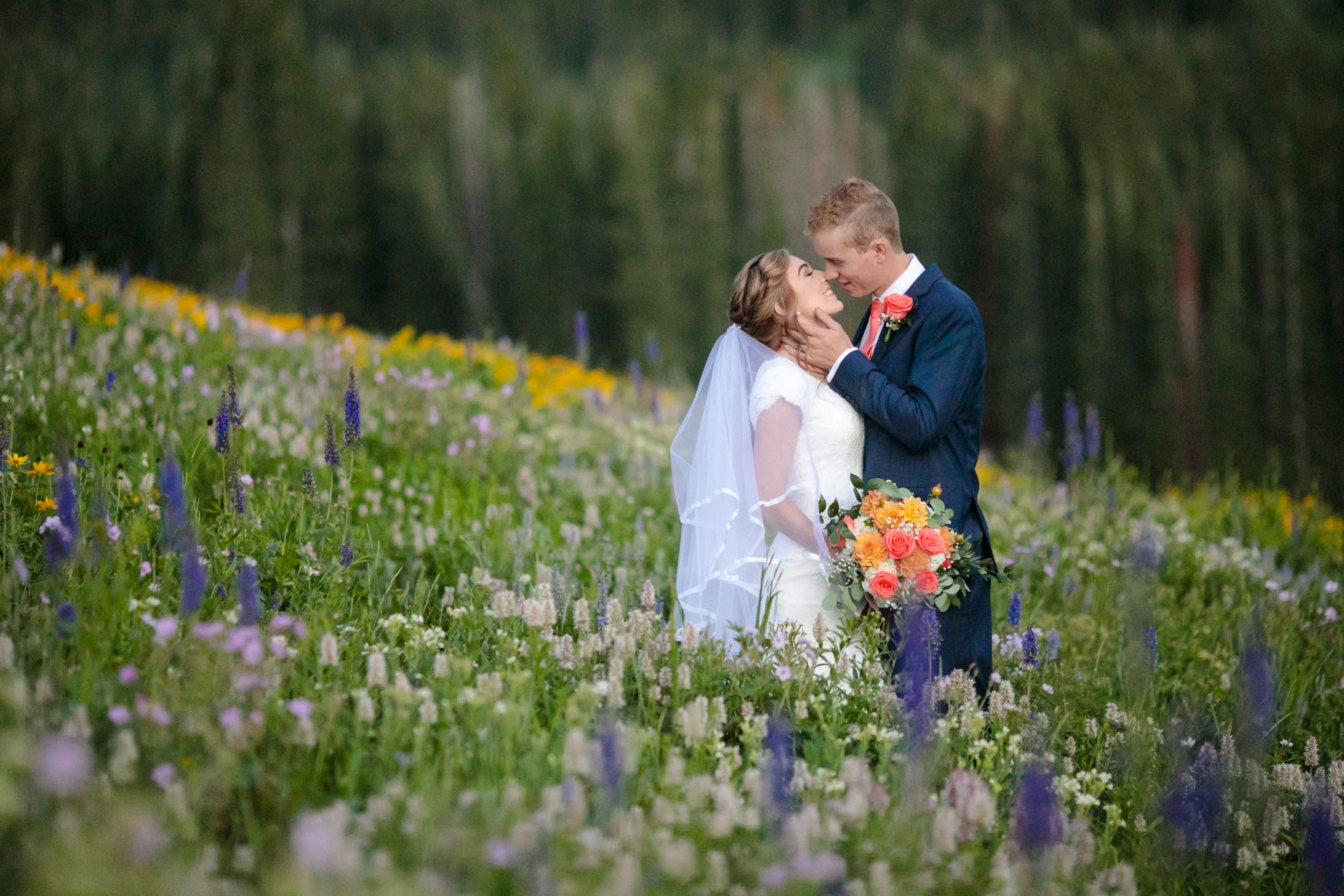 Bridals-in-wildflowers-mountains-utah-phtotography-3