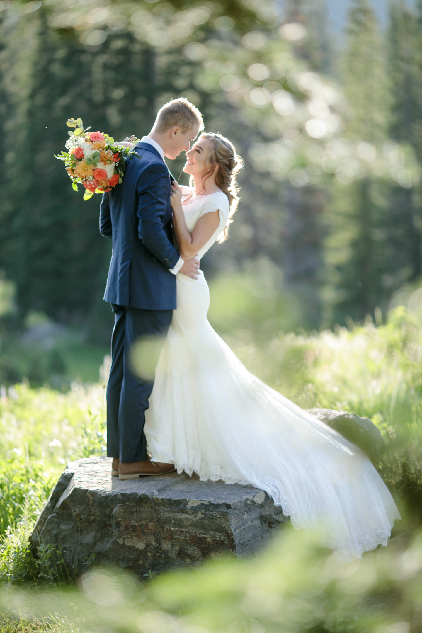 Bridals-in-wildflowers-mountains-utah-phtotography-4