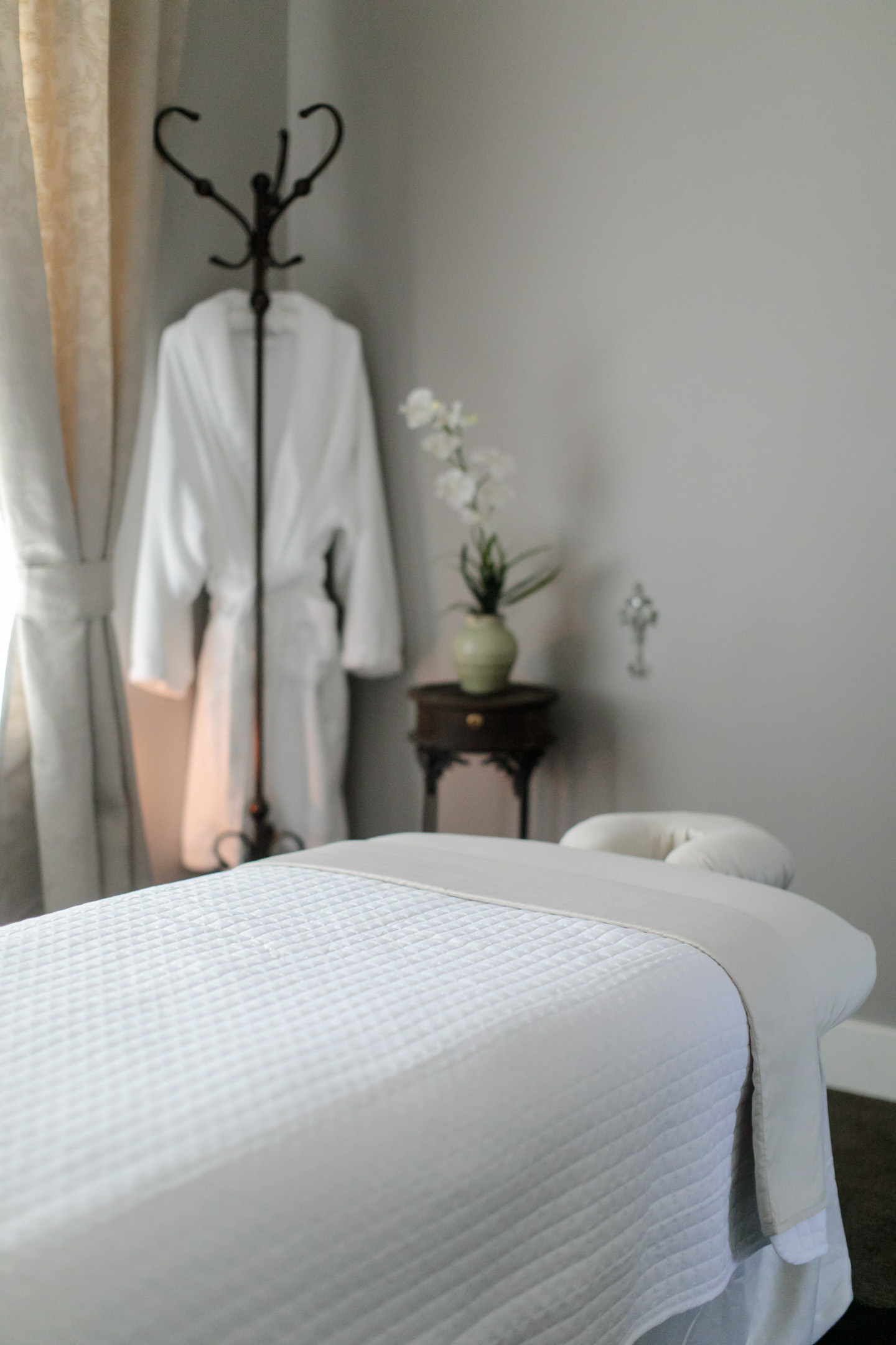 Small-Business-Photographer-Massage-Therapist-Spa-Photoshoot-Utah-3