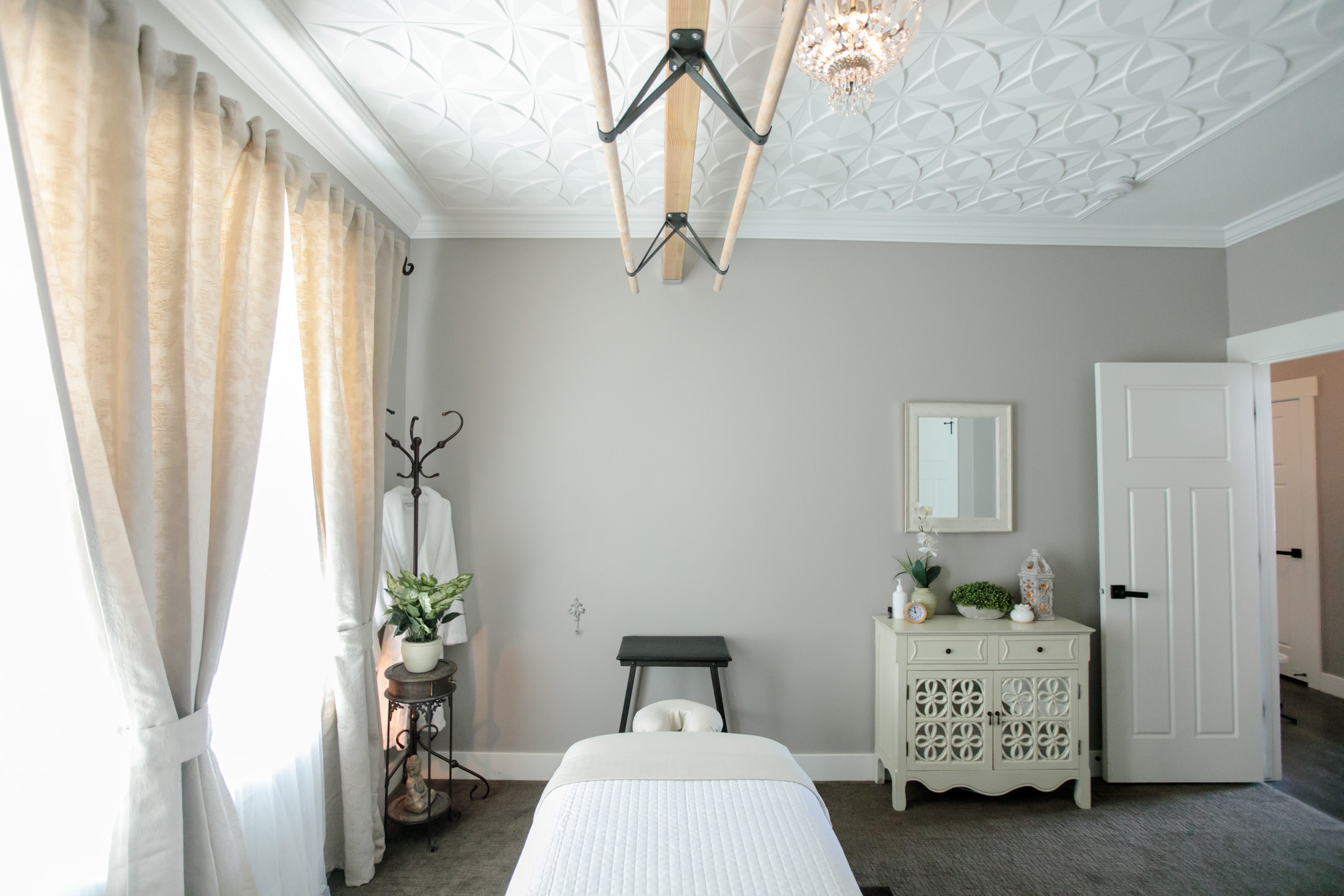 Small-Business-Photographer-Massage-Therapist-Spa-Photoshoot-Utah-5