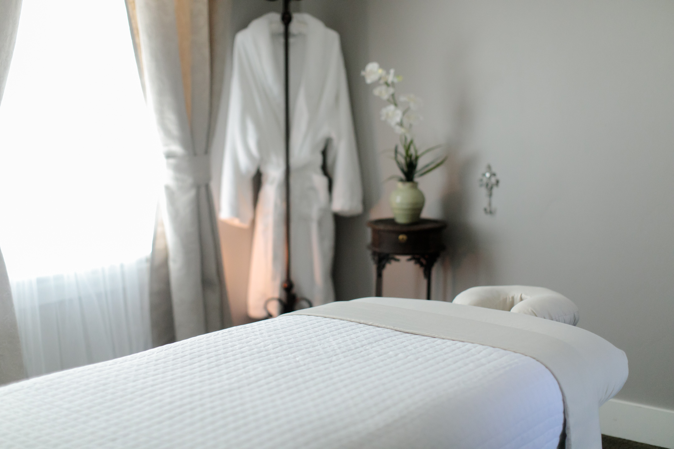Small-Business-Photographer-Massage-Therapist-Spa-Photoshoot-Utah-9