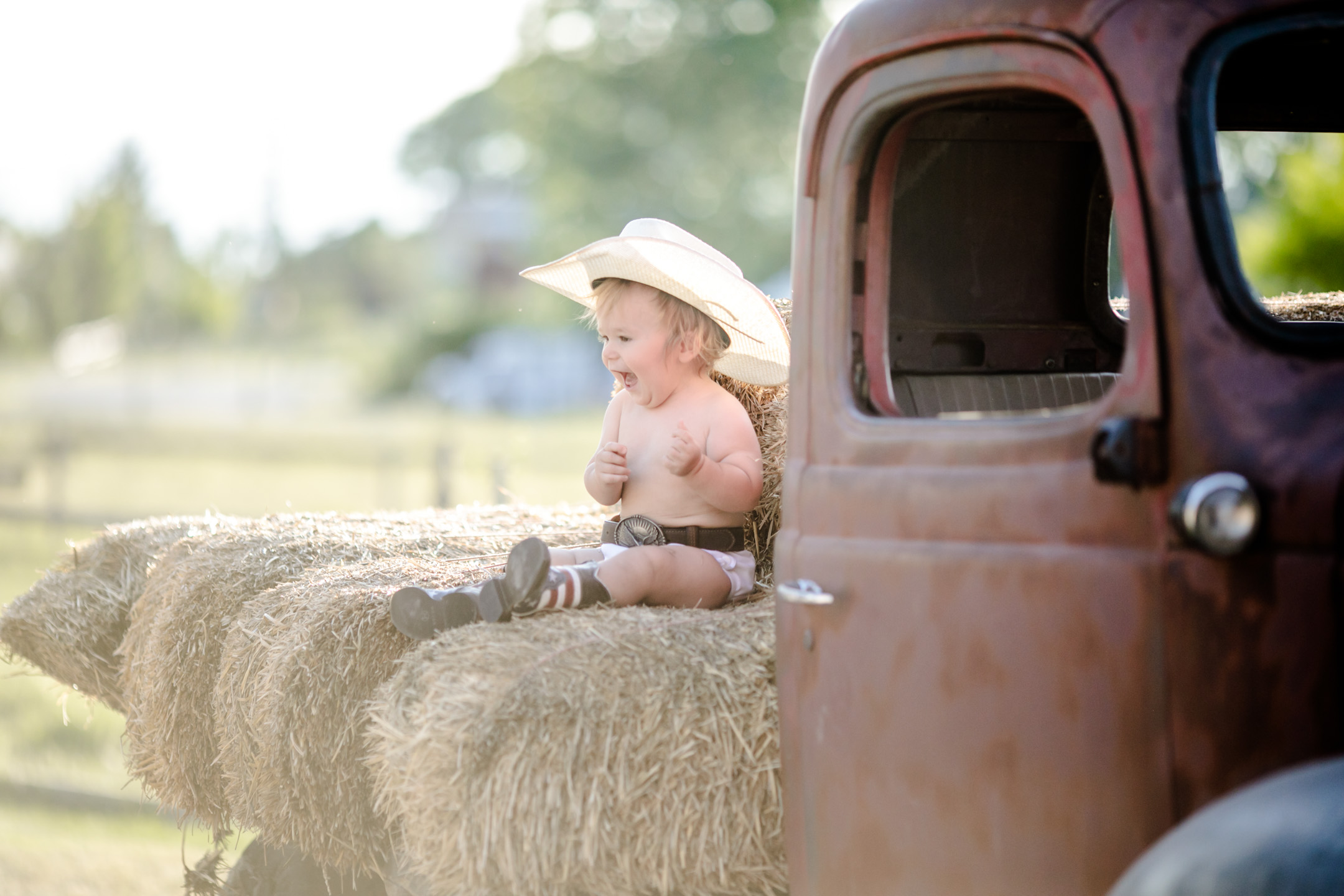 one-year-cake-smash-photoshoot-cowboy-country-5