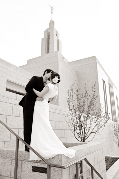 Bridals-2011-04-16-Melissa-Herschel-Utah-Wedding-and-Portrait-Photographer-Draper-Temple-Utah-Wedding-Photographer011IMG_1281-Blog(pp_w480_h720)