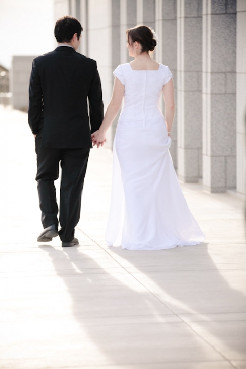 Bridals-2011-04-16-Melissa-Herschel-Utah-Wedding-and-Portrait-Photographer-Draper-Temple-Utah-Wedding-Photographer015IMG_1095-Blog(pp_w480_h720)