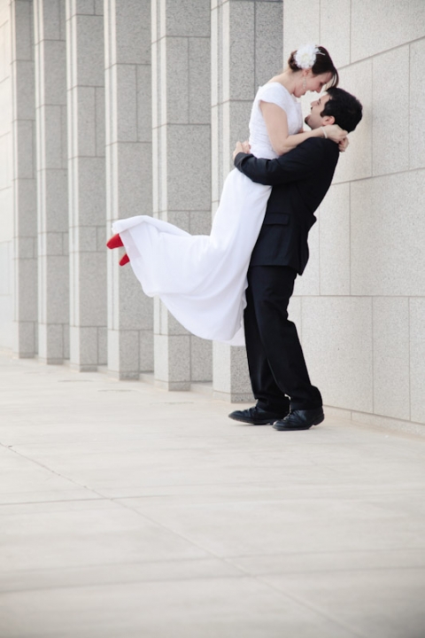 Bridals-2011-04-16-Melissa-Herschel-Utah-Wedding-and-Portrait-Photographer-Draper-Temple-Utah-Wedding-Photographer019IMG_1229-Blog(pp_w480_h720)