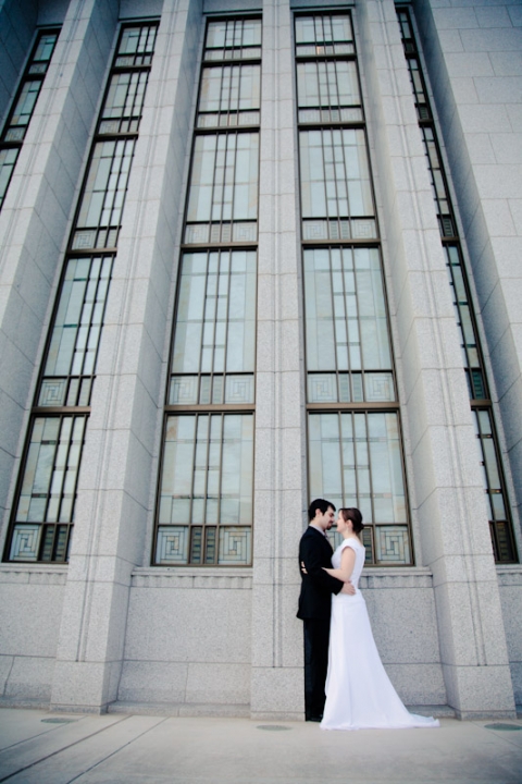 Bridals-2011-04-16-Melissa-Herschel-Utah-Wedding-and-Portrait-Photographer-Draper-Temple-Utah-Wedding-Photographer022IMG_1204-Blog(pp_w480_h720)
