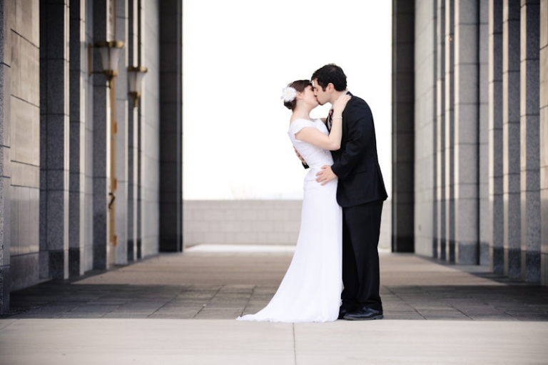 Bridals-2011-04-16-Melissa-Herschel-Utah-Wedding-and-Portrait-Photographer-Draper-Temple-Utah-Wedding-Photographer026IMG_1160-Blog(pp_w768_h511)