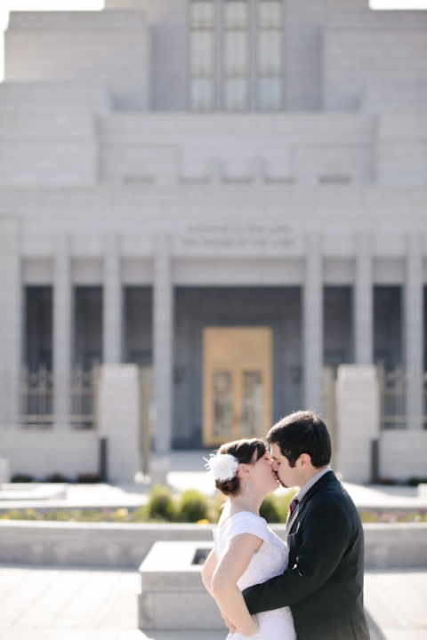Bridals-2011-04-16-Melissa-Herschel-Utah-Wedding-and-Portrait-Photographer-Draper-Temple-Utah-Wedding-Photographer036IMG_0691-Blog(pp_w480_h720)