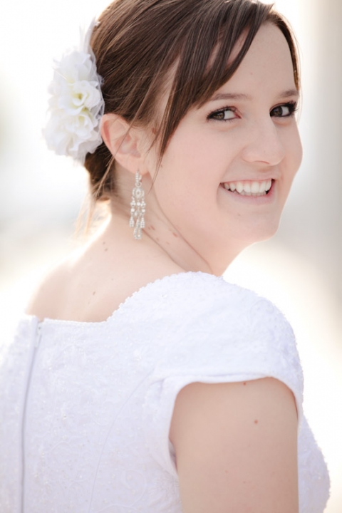 Bridals-2011-04-16-Melissa-Herschel-Utah-Wedding-and-Portrait-Photographer-Draper-Temple-Utah-Wedding-Photographer039IMG_1025-Blog(pp_w480_h720)