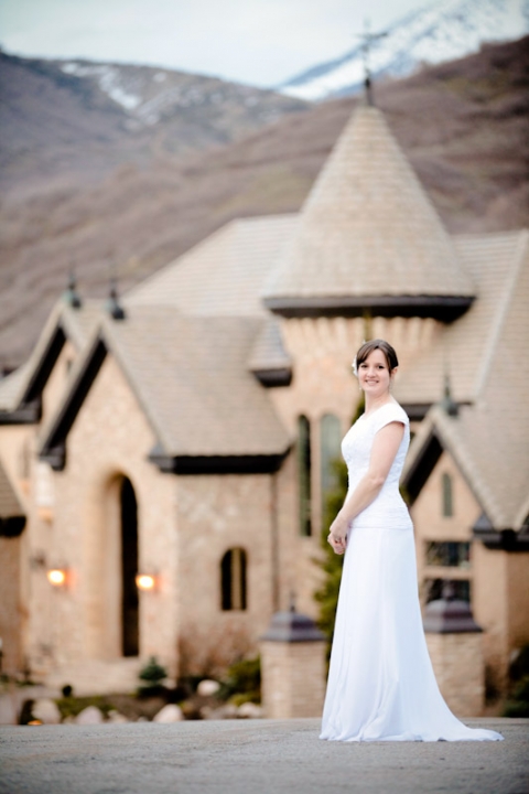 Bridals-2011-04-16-Melissa-Herschel-Utah-Wedding-and-Portrait-Photographer-Draper-Temple-Utah-Wedding-Photographer041IMG_1373-Blog(pp_w480_h720)