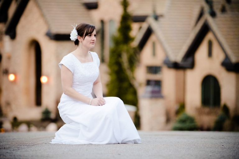Bridals-2011-04-16-Melissa-Herschel-Utah-Wedding-and-Portrait-Photographer-Draper-Temple-Utah-Wedding-Photographer042IMG_1382-Blog(pp_w768_h511)