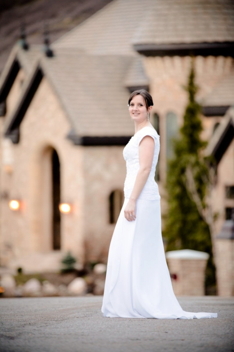 Bridals-2011-04-16-Melissa-Herschel-Utah-Wedding-and-Portrait-Photographer-Draper-Temple-Utah-Wedding-Photographer043IMG_1366-Blog(pp_w480_h720)