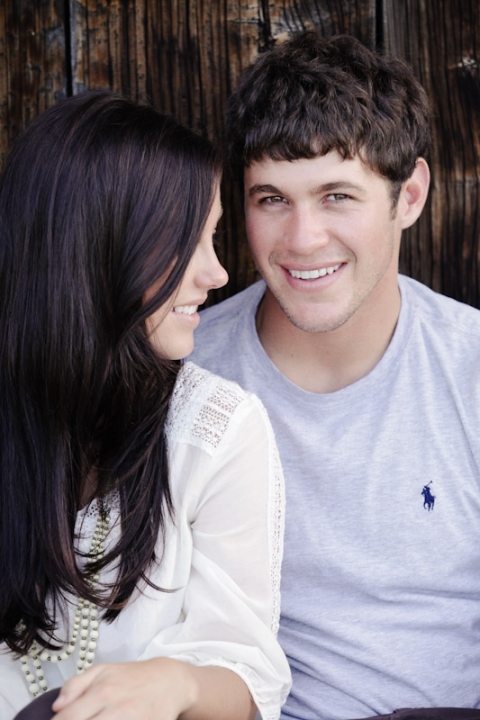 Engagements-2011-08-17-Ali-Mike-Utah-Wedding-and-Portrait-Photographer-Engagement-photography018IMG_7892-Blog(pp_w480_h720)