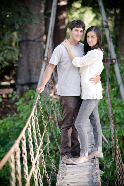 Engagements-2011-08-17-Ali-Mike-Utah-Wedding-and-Portrait-Photographer-Engagement-photography021IMG_7935-Blog1(pp_w480_h720)