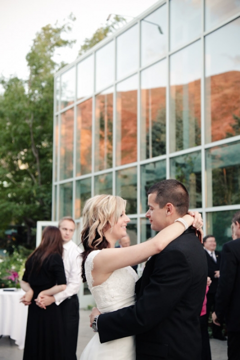 Wedding-2011-08-18-Michelle-Justin-Utah-Wedding-and-Portrait-Photographer-Red-Butte-Gardens062IMG_9319-Blog(pp_w480_h720)