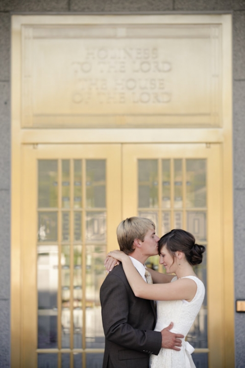 Bridals-2011-08-29-Sarah-Max-Utah-Wedding-and-Portrait-Photographer-Picnic-Wedding-Reception028IMG_4138-Blog(pp_w480_h720)