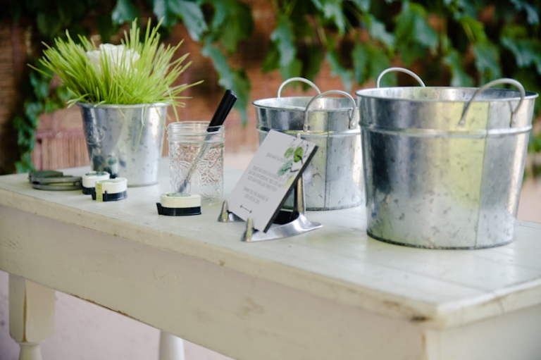 Wedding-2011-09-03-Sadey-Brett-Utah-Wedding-and-Portrait-Photographer-Picnic-Wedding-UT003IMG_7810-Blog1(pp_w768_h511)