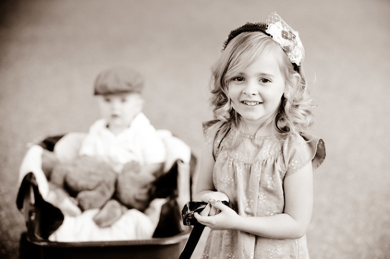 Children-2011-08-22-Gardner-Kids-Utah-Wedding-and-Portrait-Photographer-Children-Photography-UT017IMG_0882-Blog(pp_w768_h511)