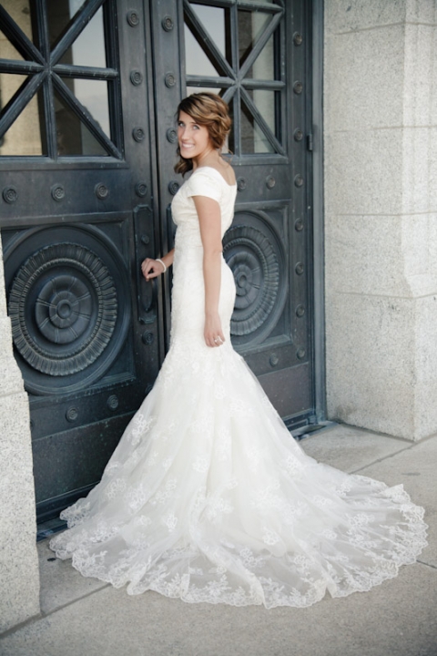 Bridals-2011-08-16-Erin-Travis-Utah-Wedding-and-Portrait-Photographer-Classy-Bridals011IMG_7331-Blog(pp_w480_h720)