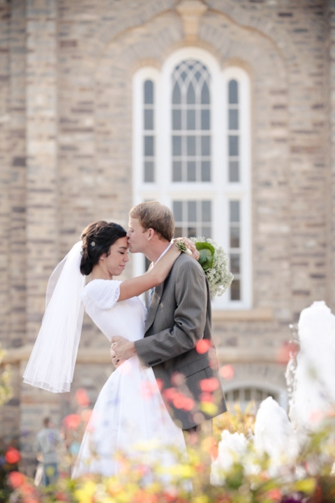 Bridals-2011-10-21-Kimmie-Justin-Utah-Wedding-and-Portrait-Photographer-Logan-LDS-Temple-Wedding002IMG_2632-Blog(pp_w480_h720)