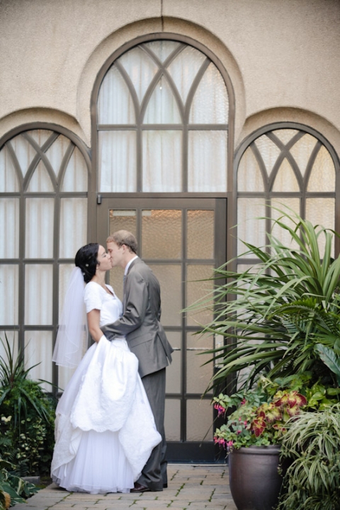 Bridals-2011-10-21-Kimmie-Justin-Utah-Wedding-and-Portrait-Photographer-Logan-LDS-Temple-Wedding018IMG_2684-Blog(pp_w480_h720)