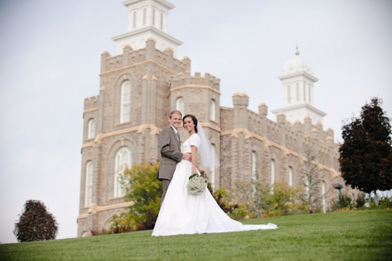 Bridals-2011-10-21-Kimmie-Justin-Utah-Wedding-and-Portrait-Photographer-Logan-LDS-Temple-Wedding021IMG_2960-Blog(pp_w768_h511)